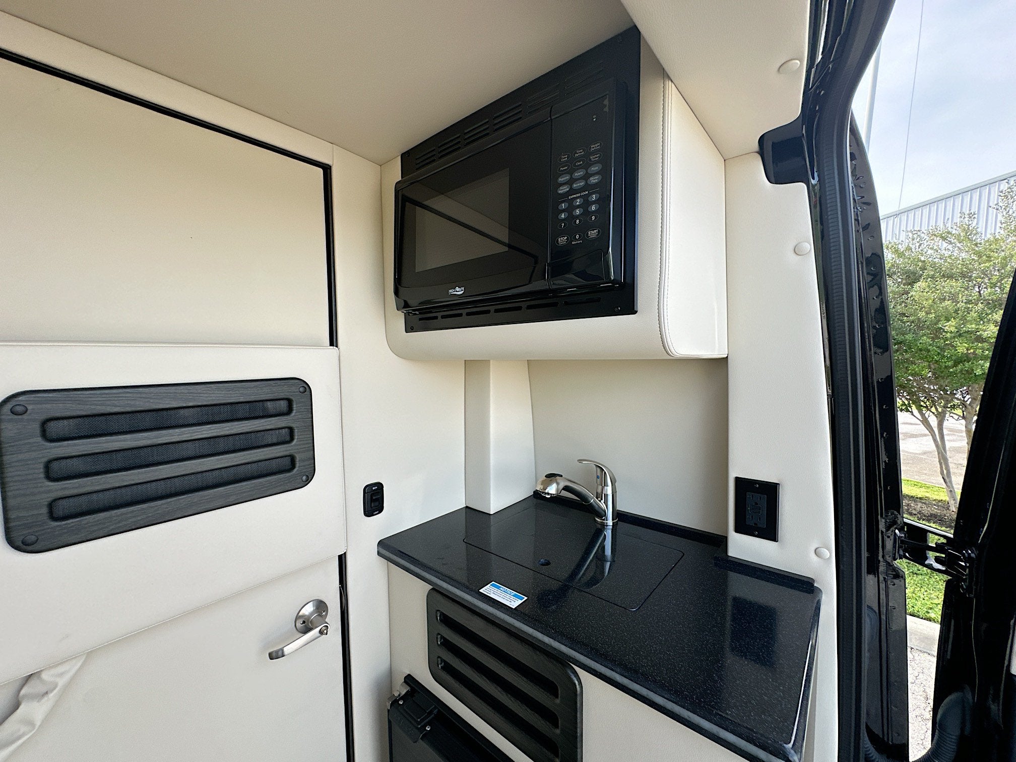 2025 Mercedes-Benz Luxe Cruiser Sprinter 3500 Cargo 170 WB High Roof