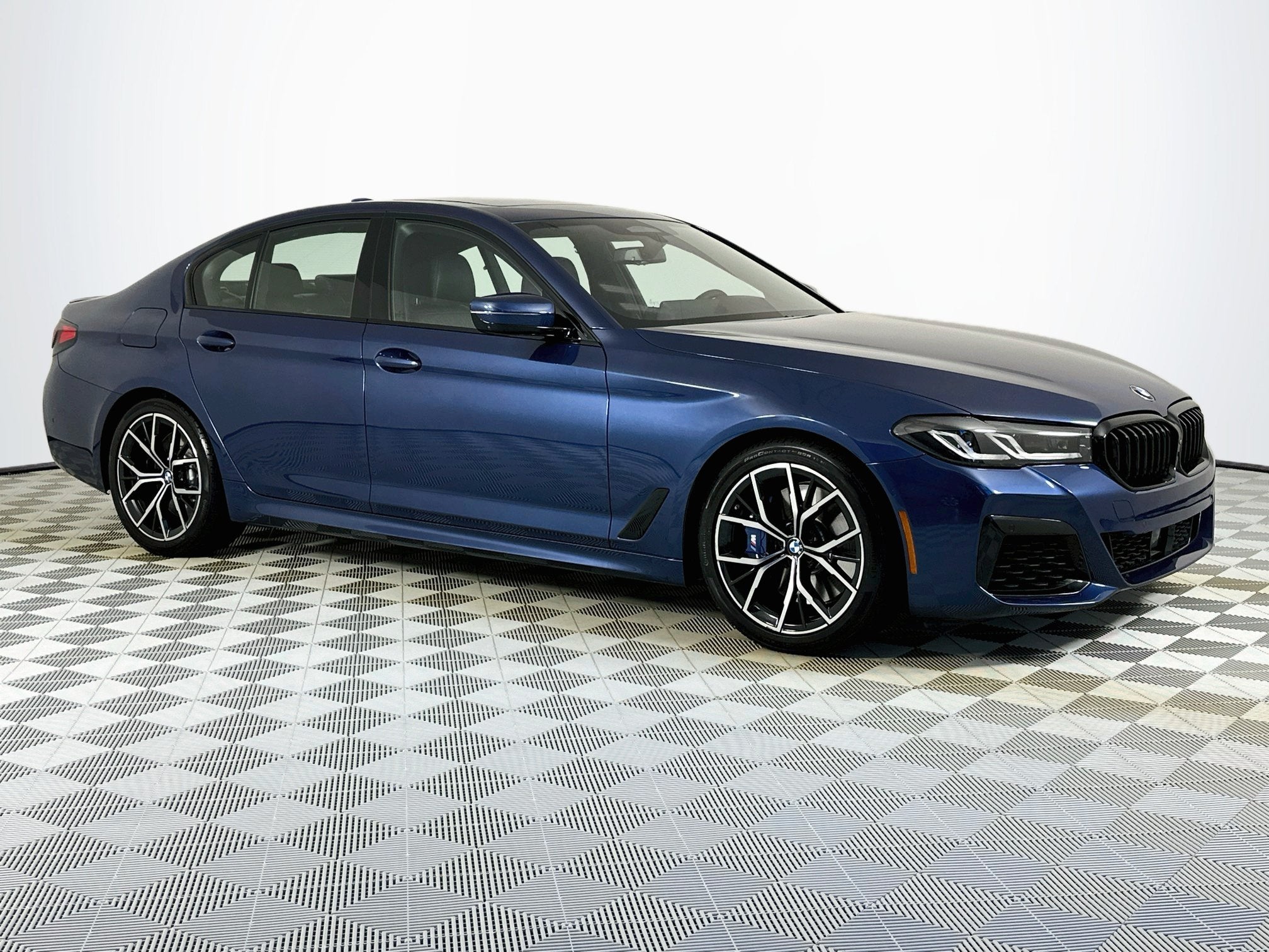 2021 BMW 5 Series M550i xDrive