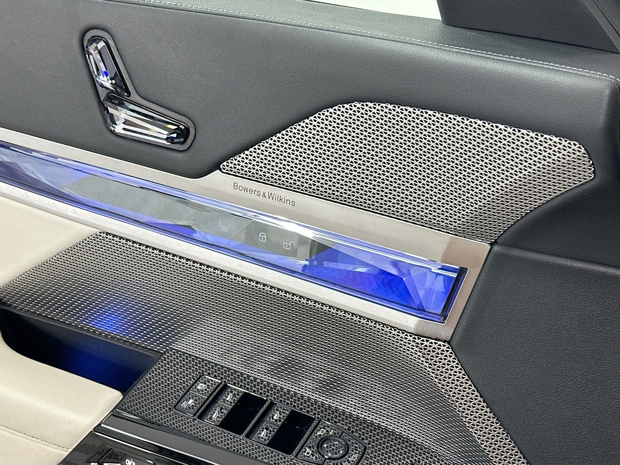 2023 BMW 7 Series 740i