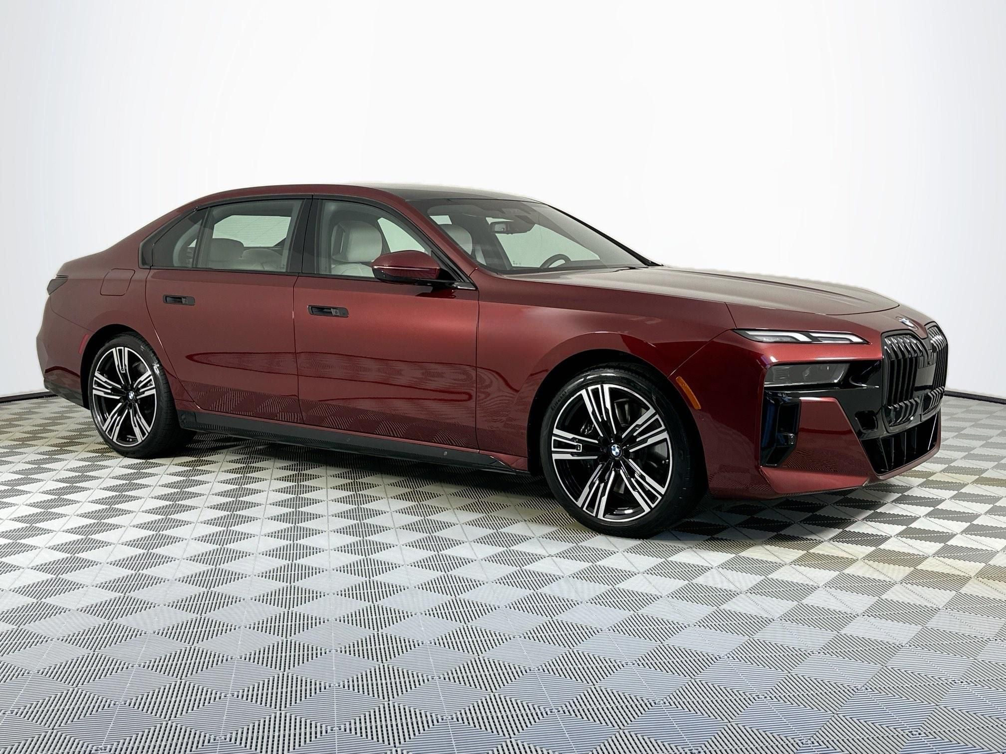 2023 BMW 7 Series 740i