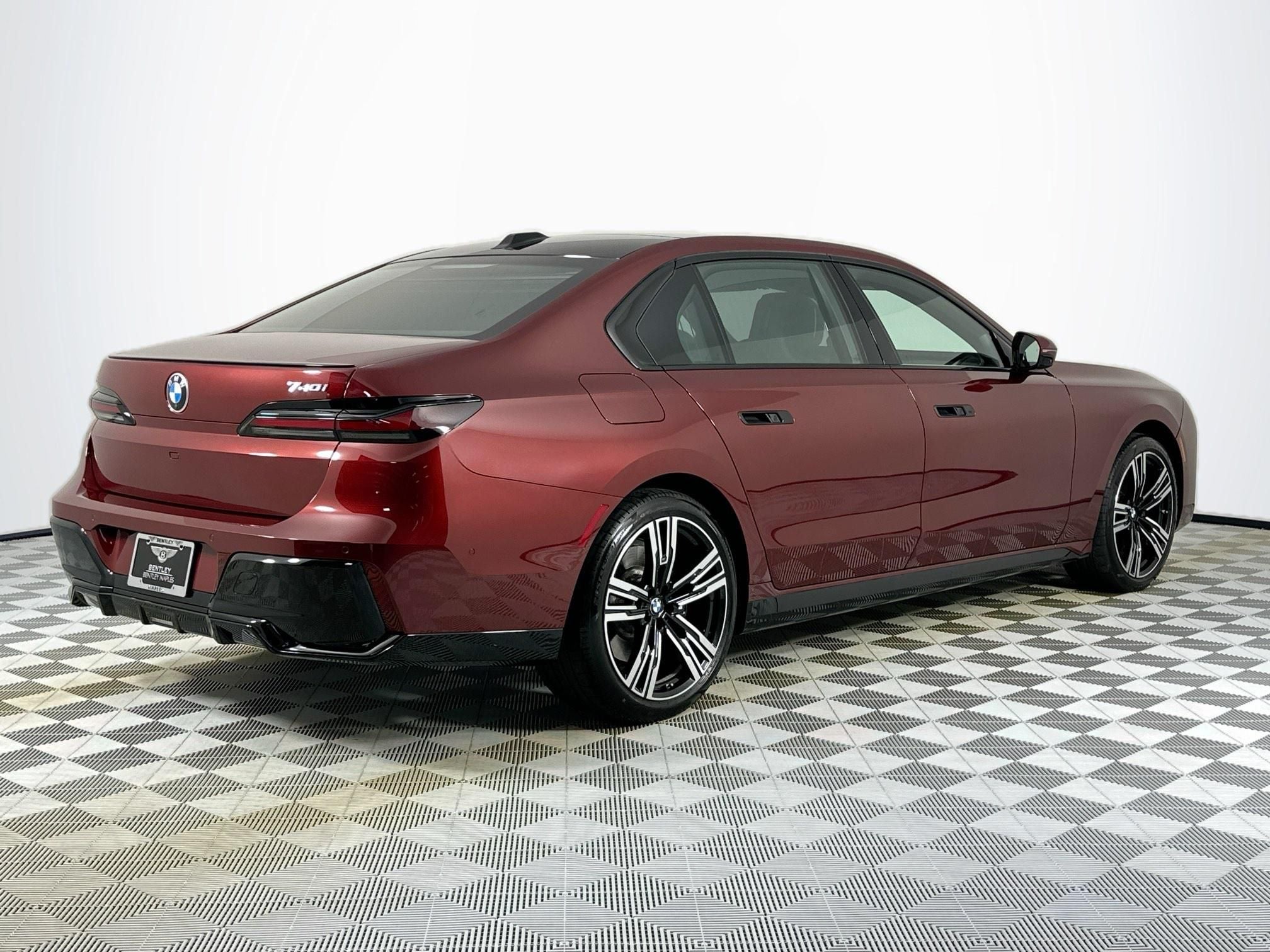 2023 BMW 7 Series 740i