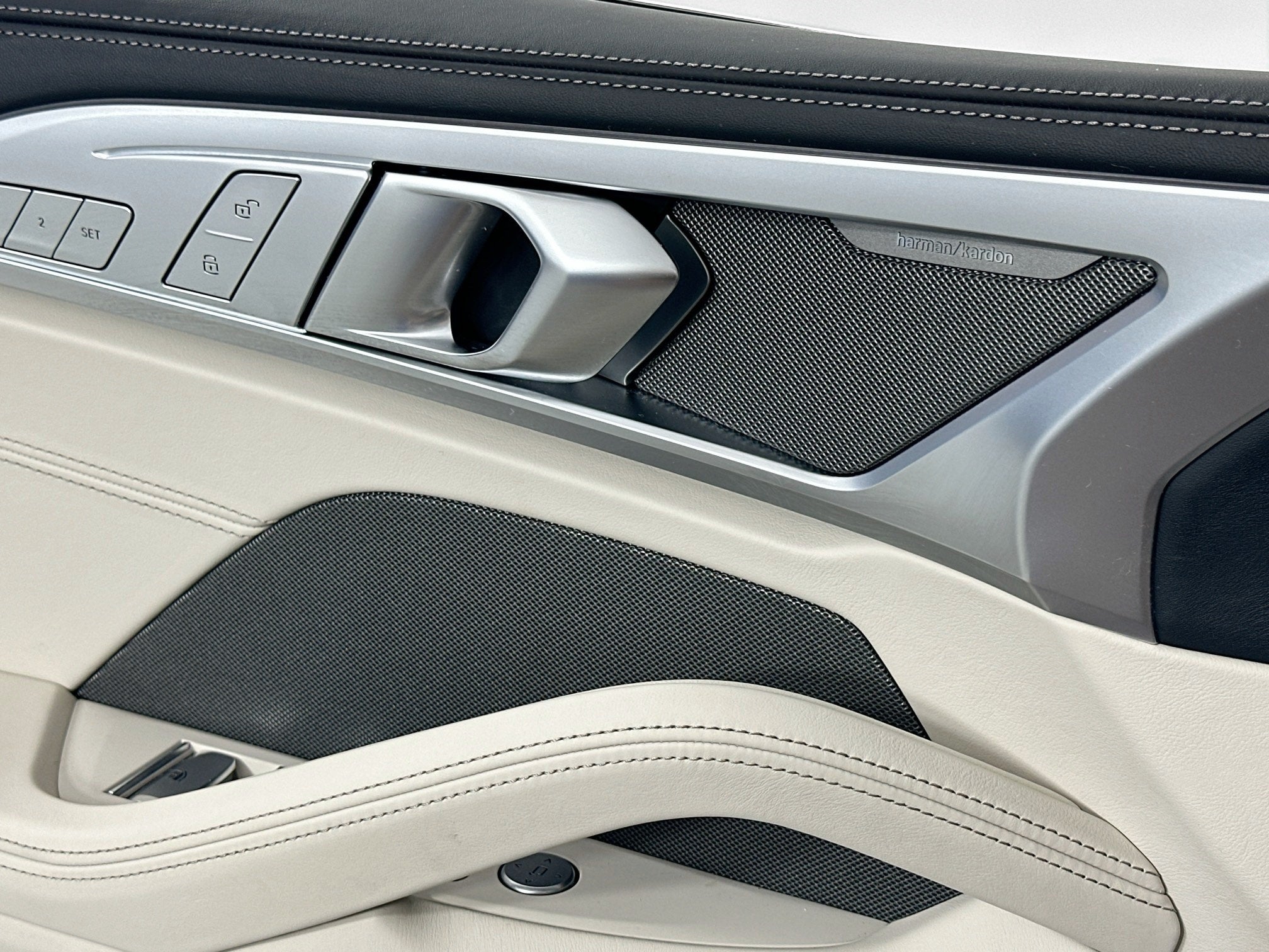 2024 BMW 8 Series 840i Convertible