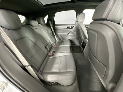 2023 Porsche Cayenne Platinum Edition