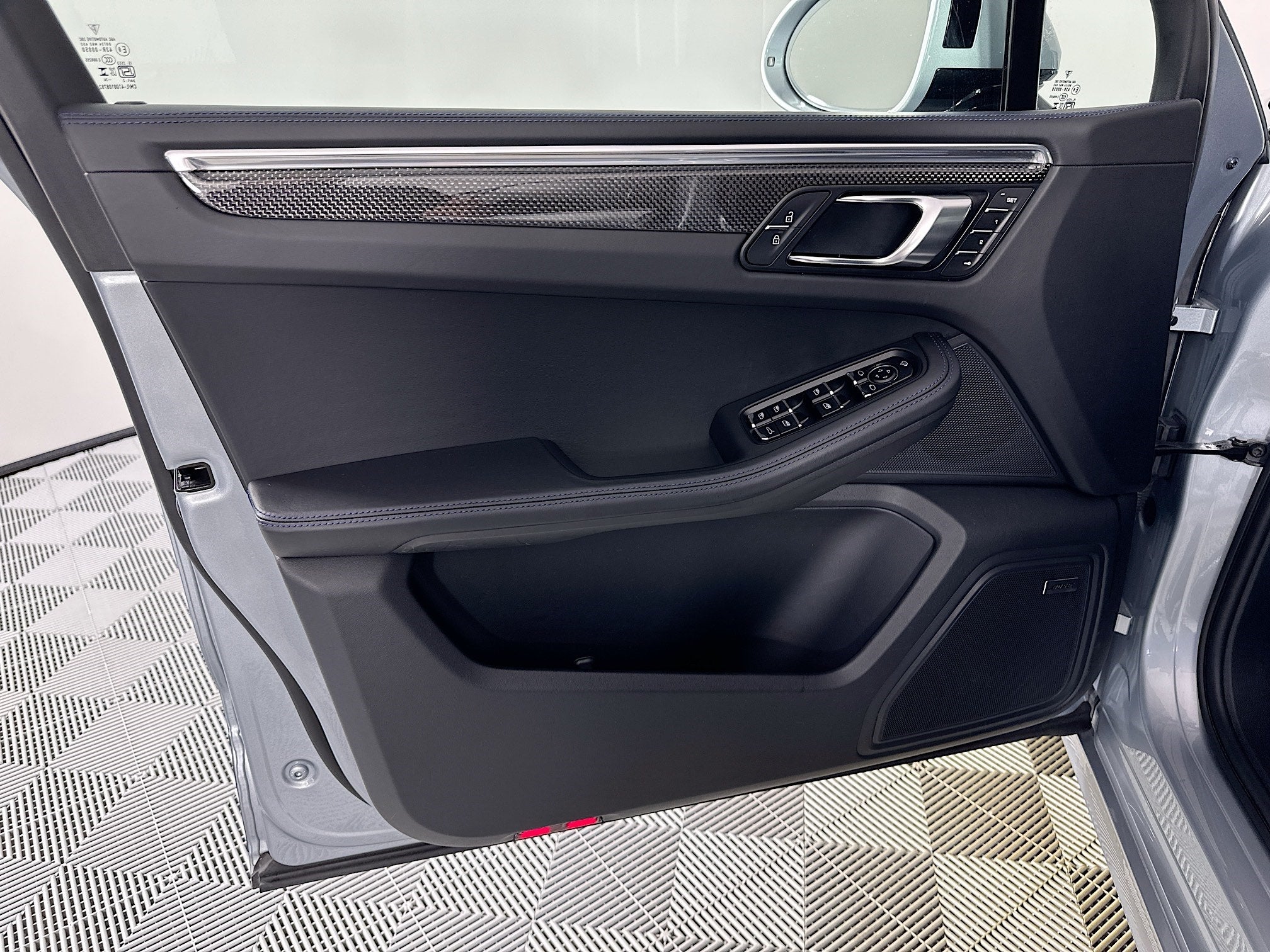 2025 Porsche Macan GTS