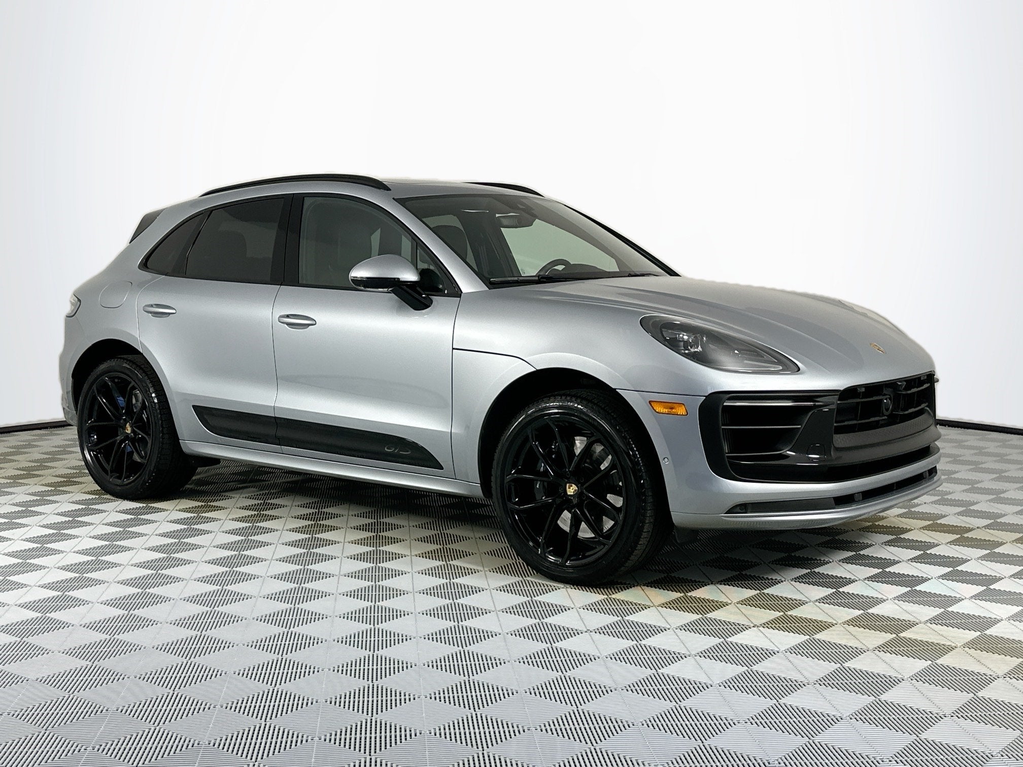 2025 Porsche Macan GTS