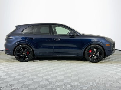 2025 Porsche Cayenne GTS