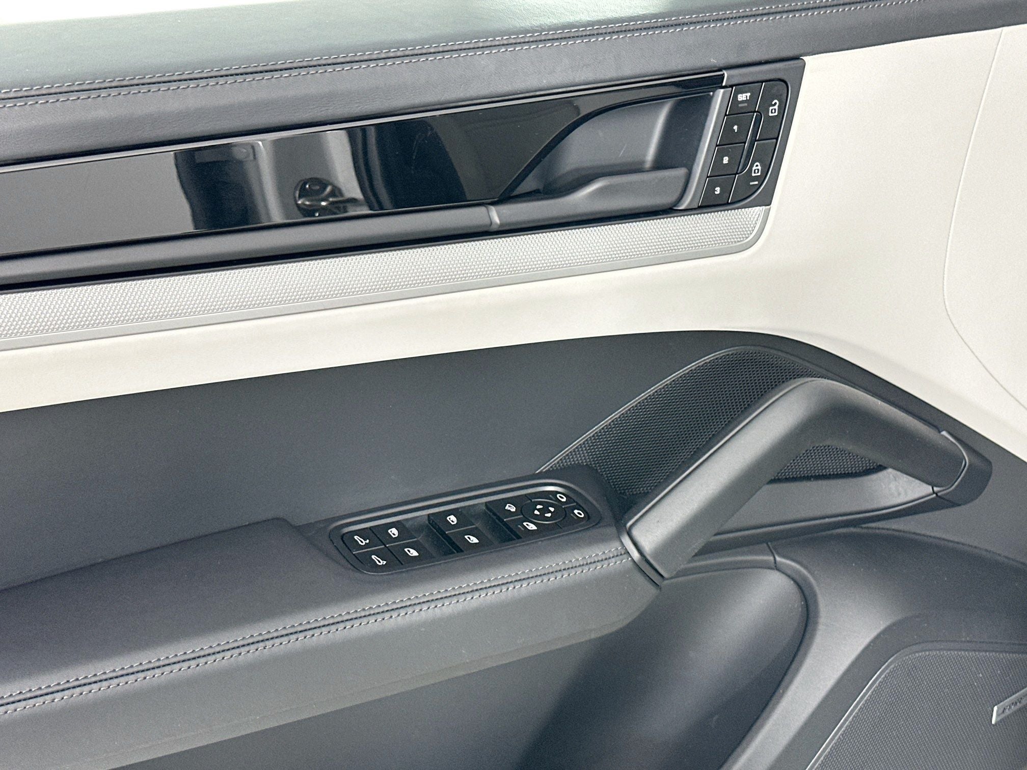 2024 Porsche Cayenne Coupe Base