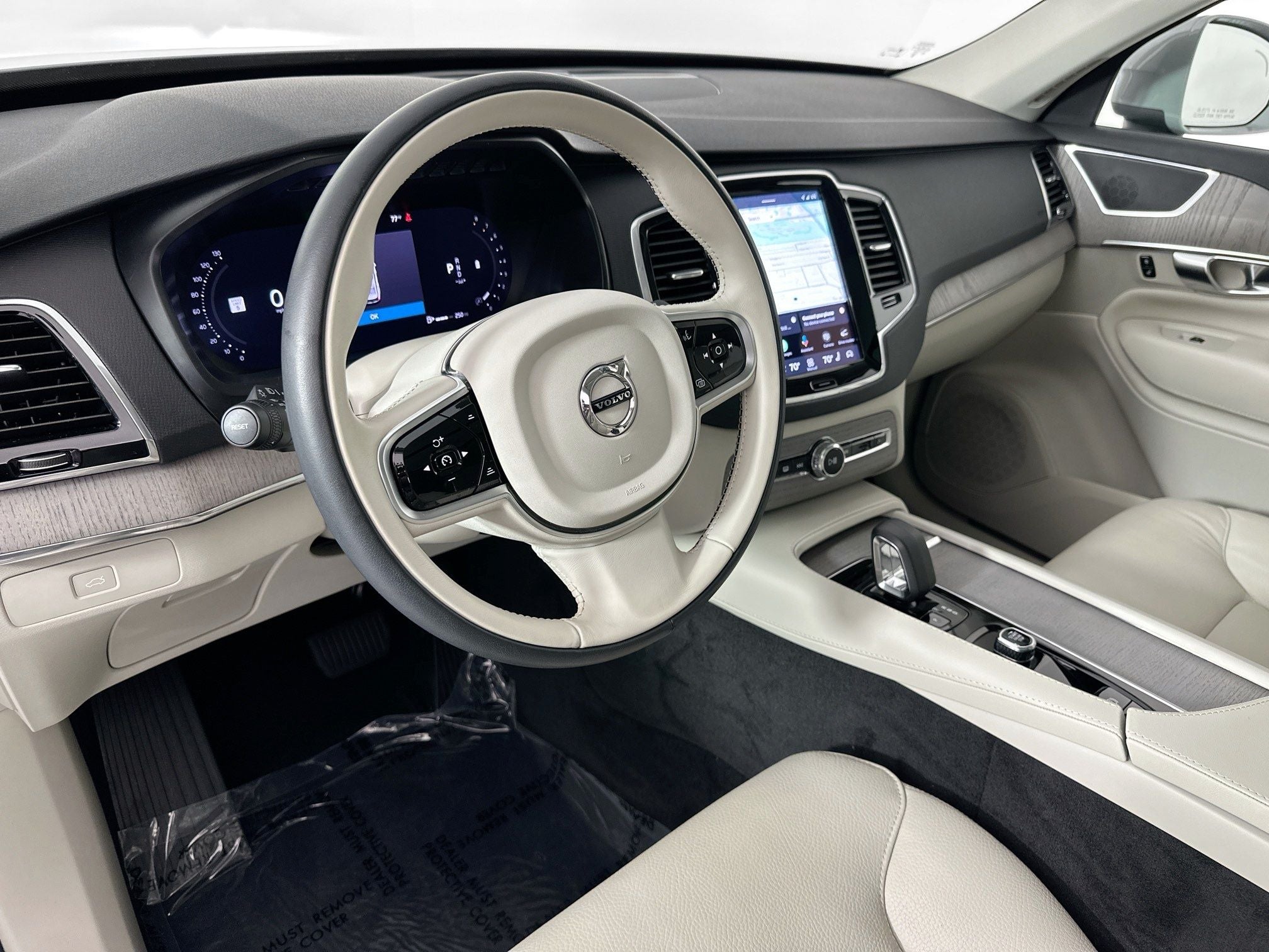 2025 Volvo XC90 B6 Plus 7-Seater