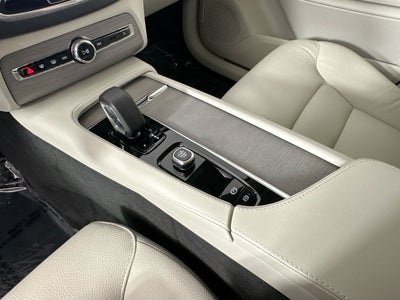 2025 Volvo XC90 B6 Plus 7-Seater