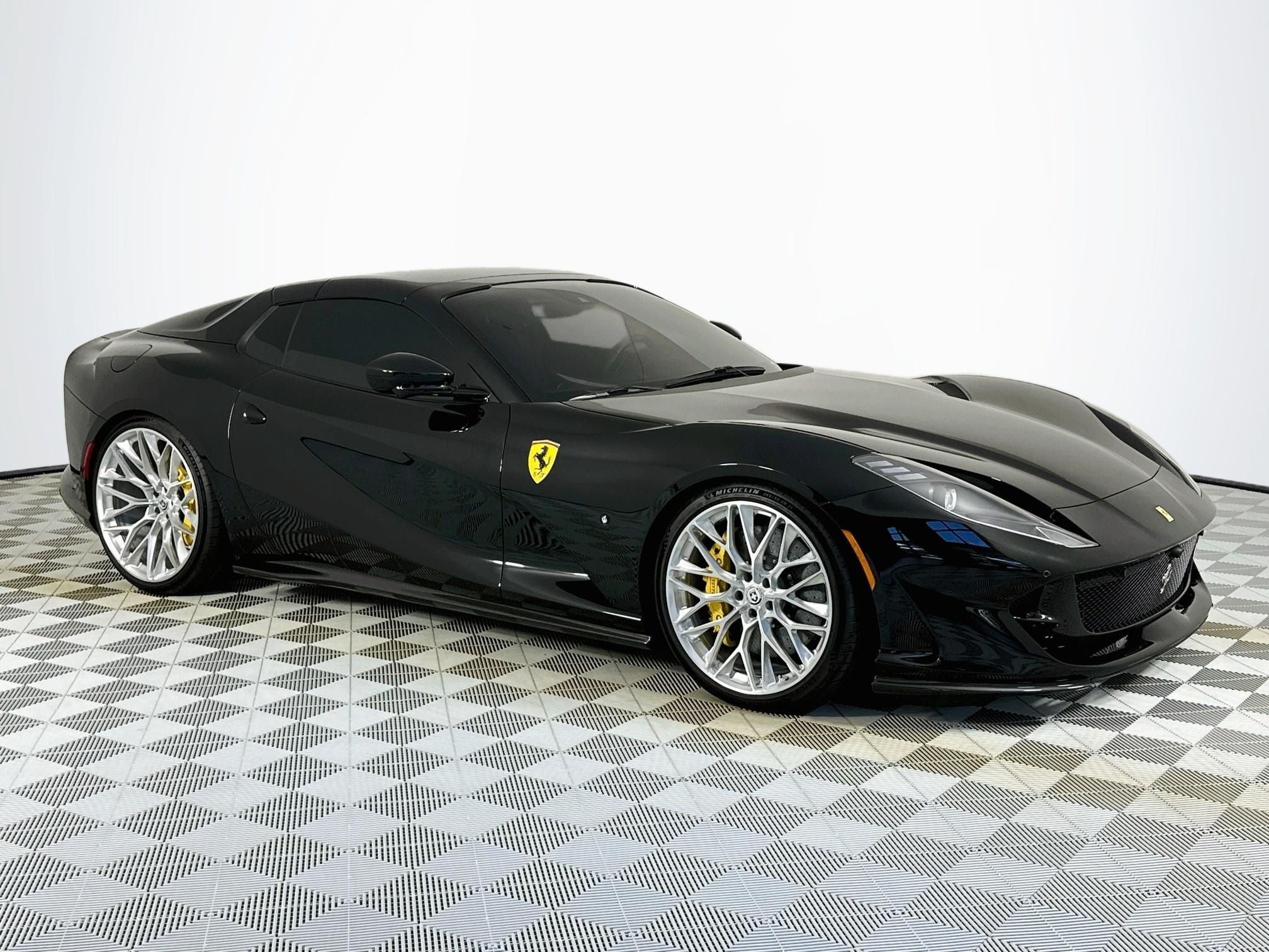 2023 Ferrari 812 GTS Base