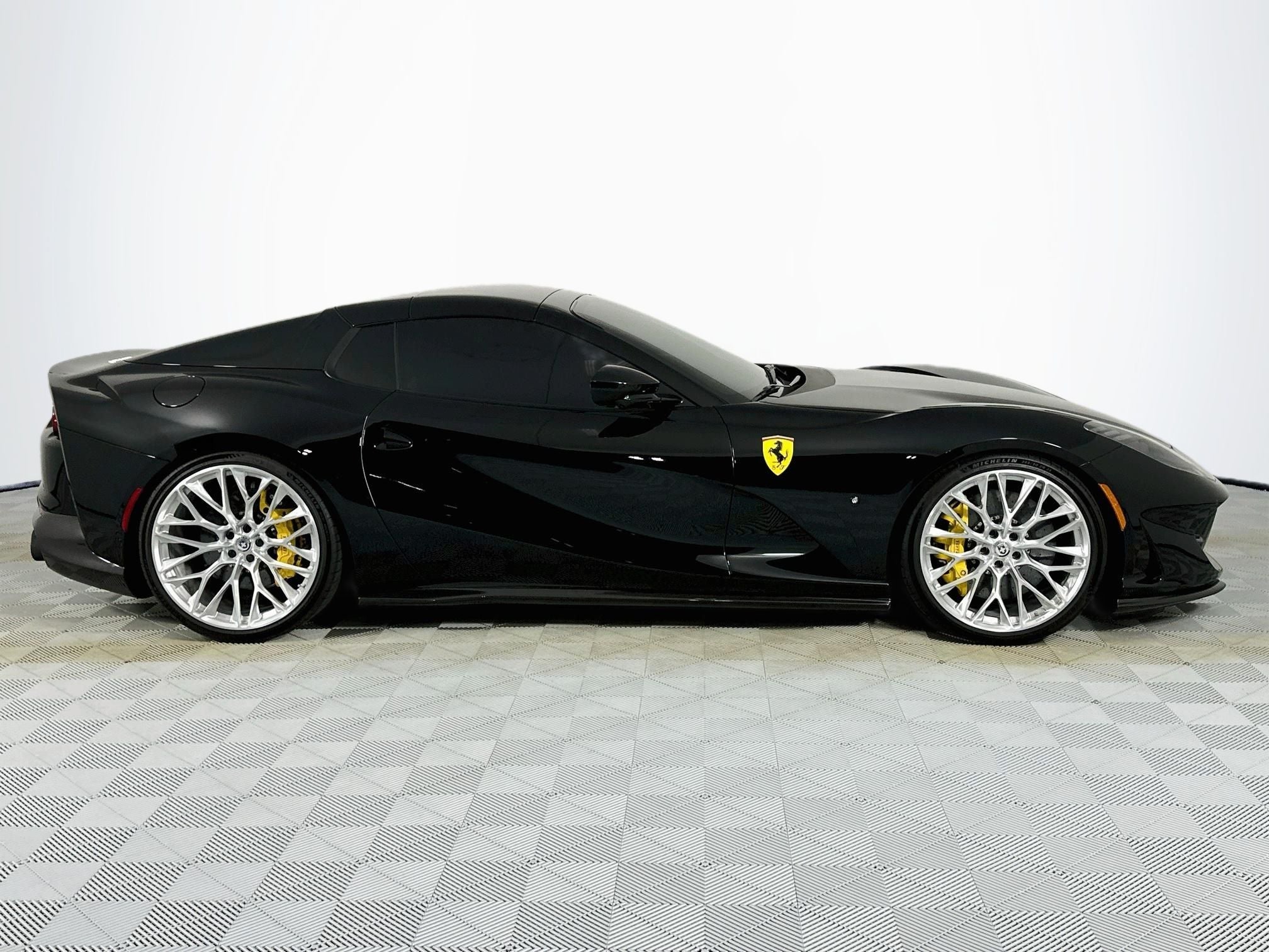 2023 Ferrari 812 GTS Base