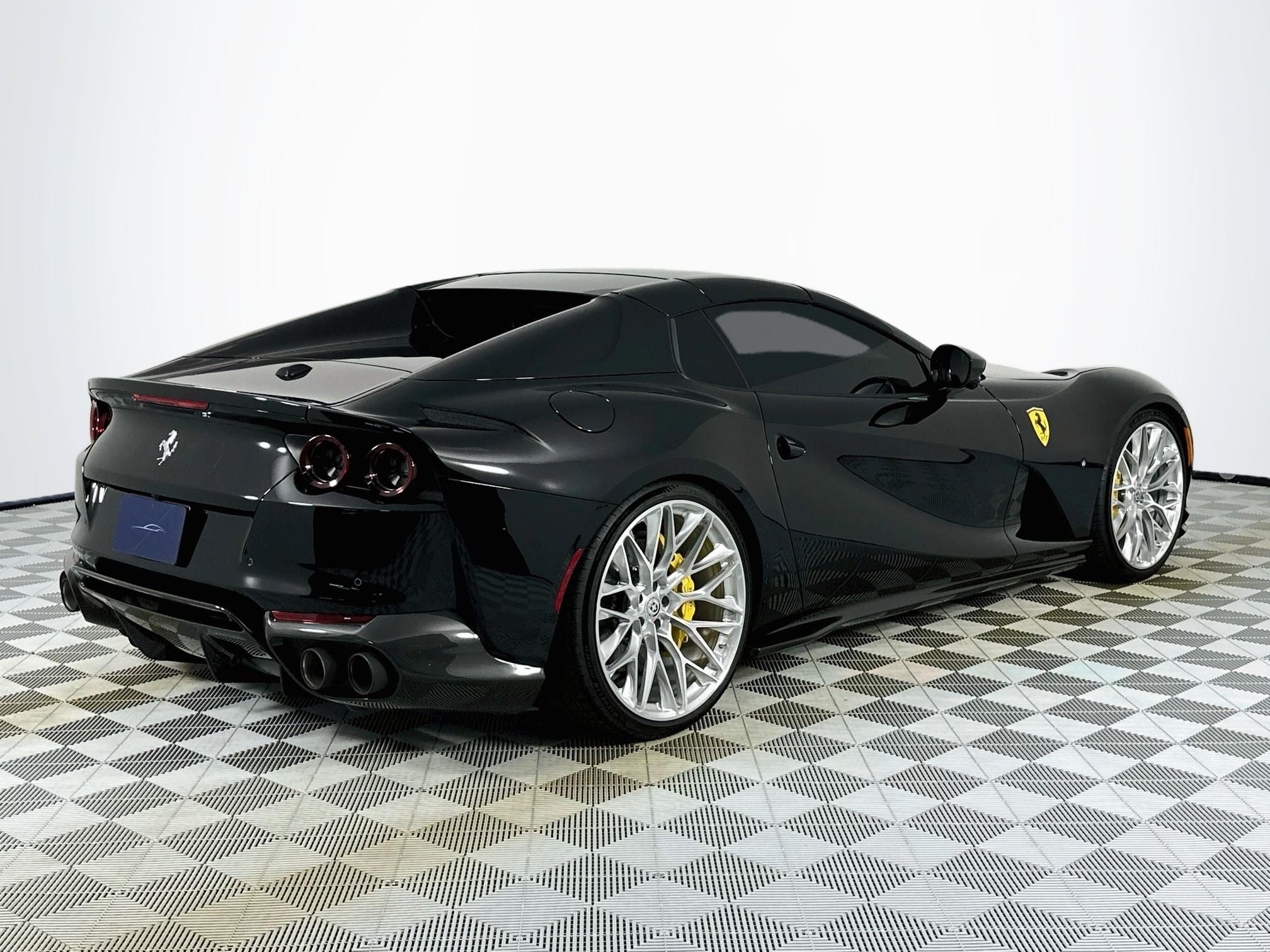 2023 Ferrari 812 GTS Base