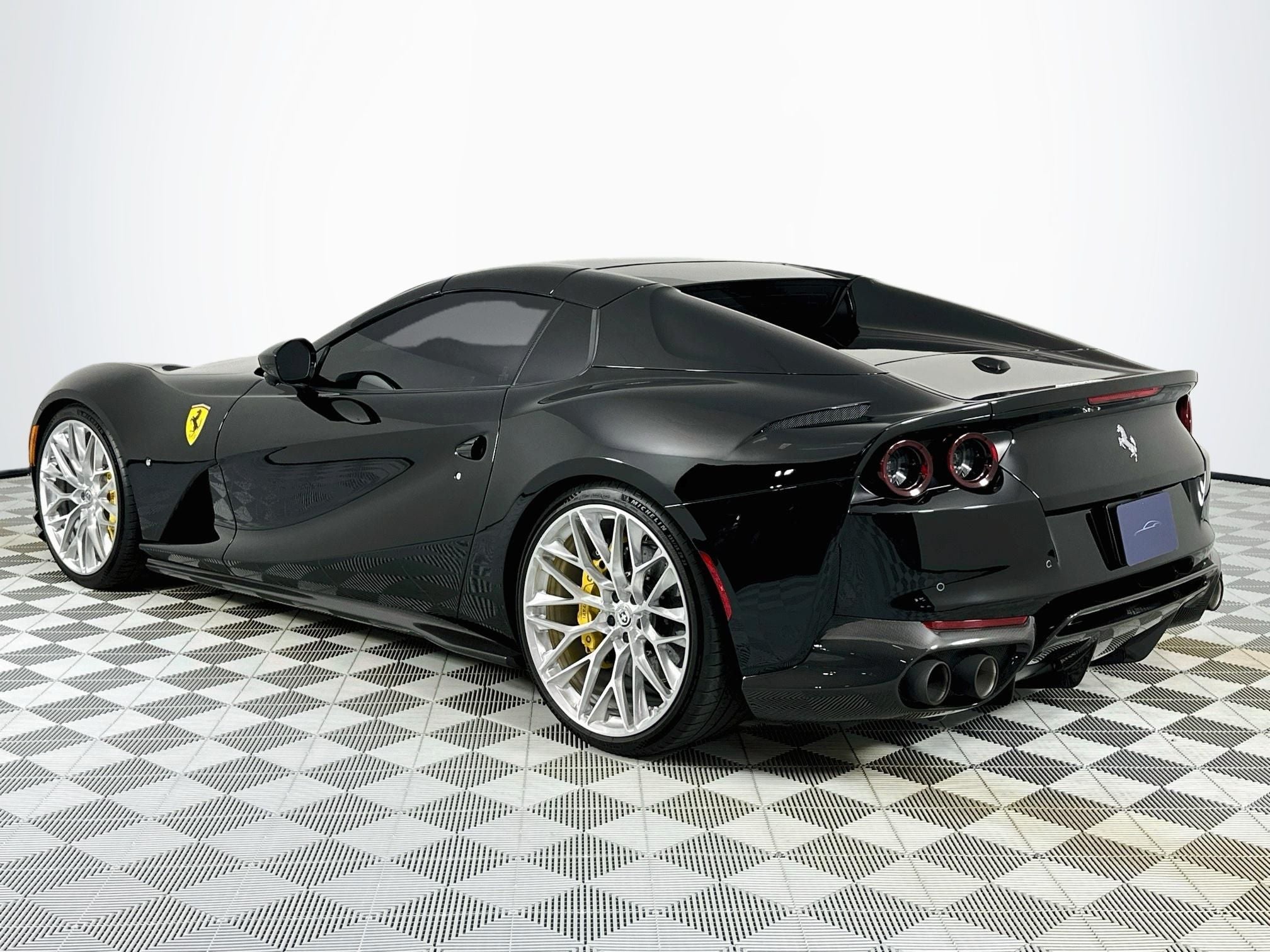 2023 Ferrari 812 GTS Base