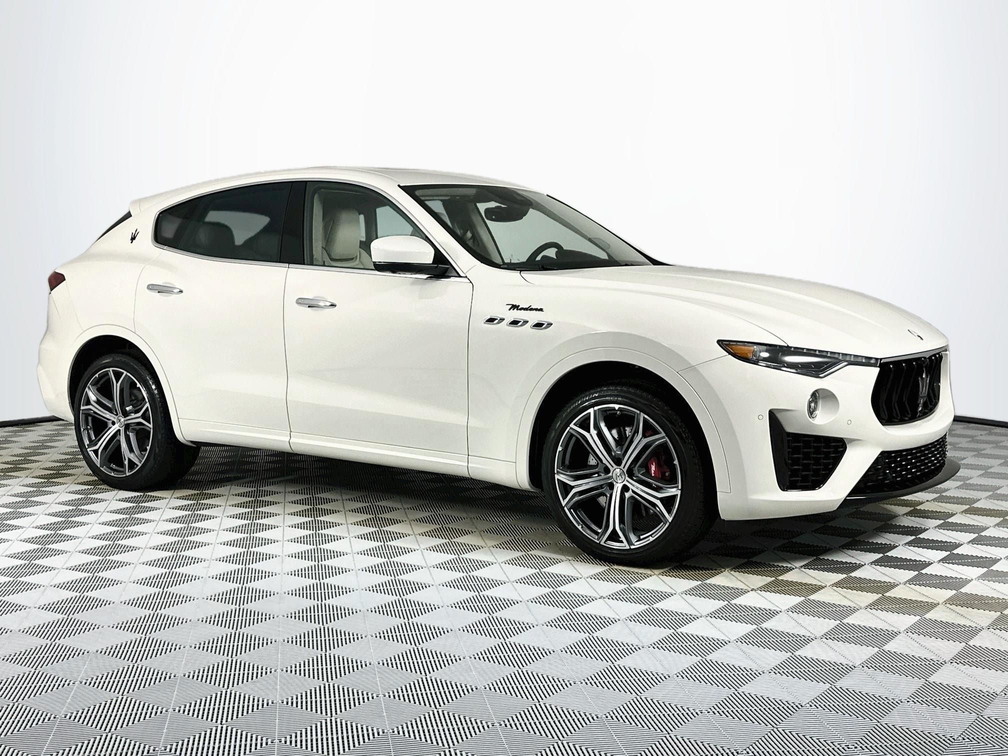 2023 Maserati Levante Modena