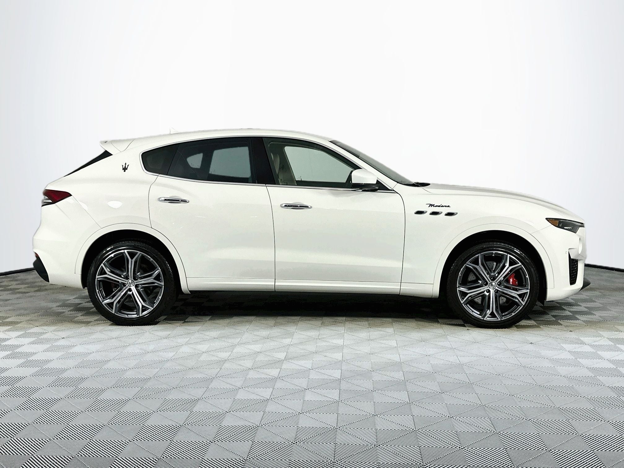 2023 Maserati Levante Modena