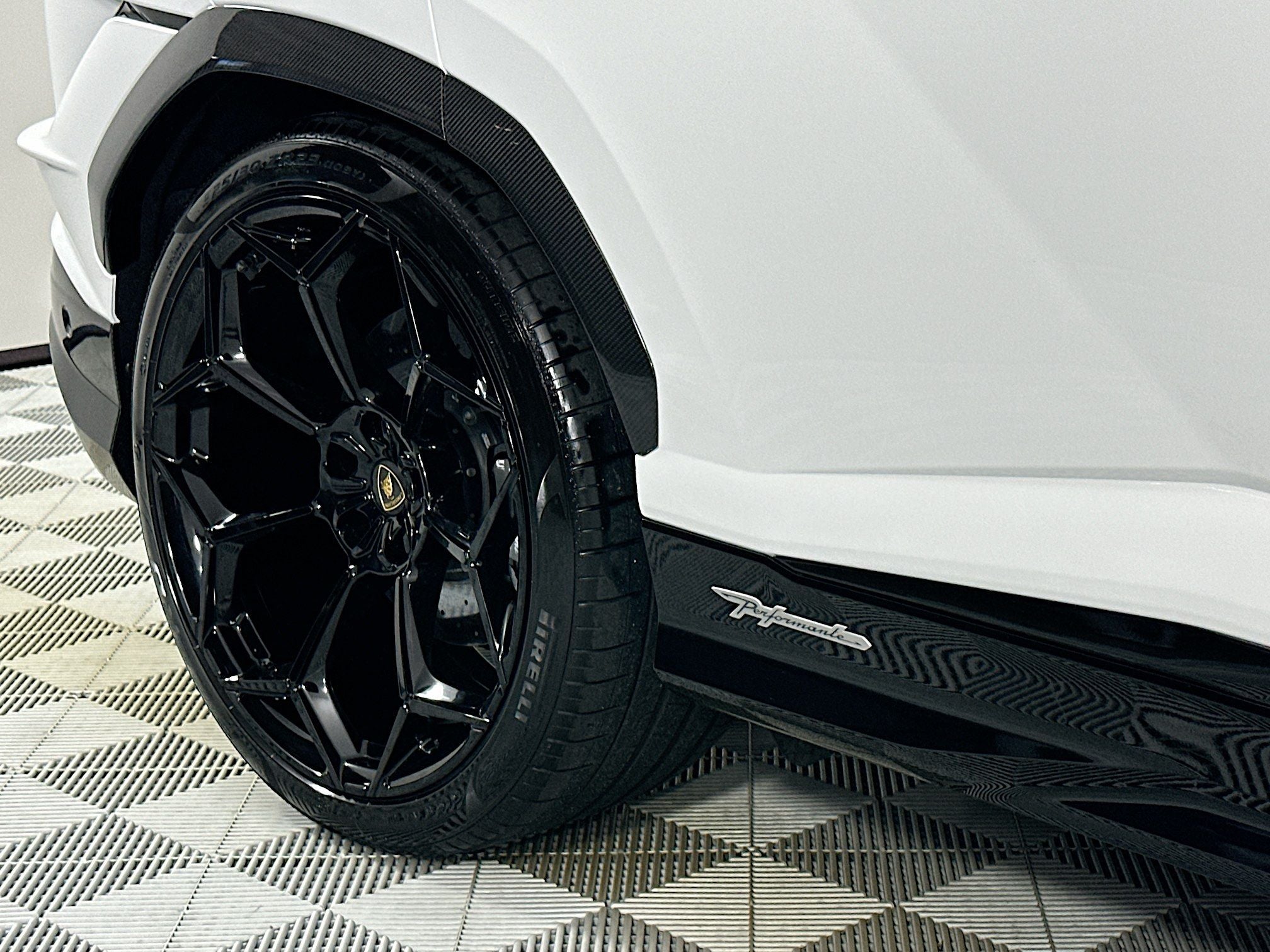 2024 Lamborghini Urus Performante