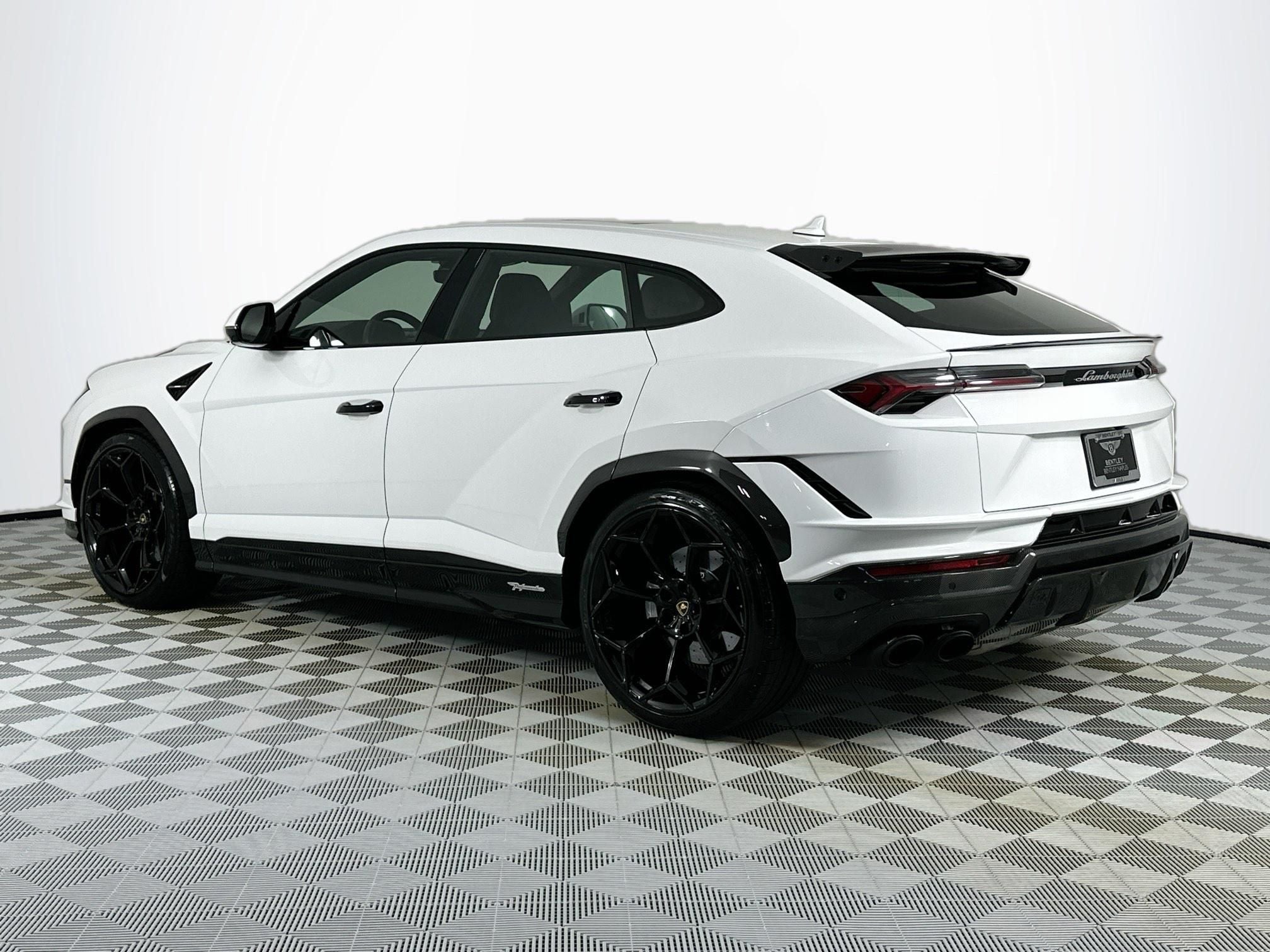 2024 Lamborghini Urus Performante
